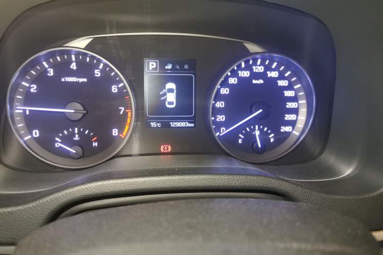 Used Hyundai Elantra (6th Generation / Lingdong) 2016 1.6L Automatic ZhiXuan – Elite Version Odometer Close Up