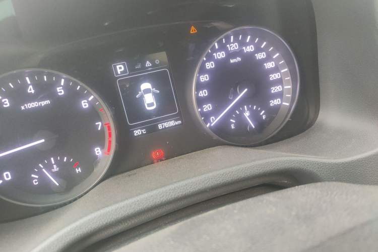 Used Hyundai Elantra (6th Generation / Lingdong) 2016 1.6L Automatic ZhiXuan – Elite Version Odometer Close Up