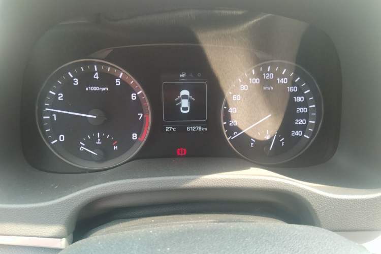Used Hyundai Elantra (6th Generation / Lingdong) 2016 1.6L Manual ZhiXuan·Youth Edition Odometer Close Up