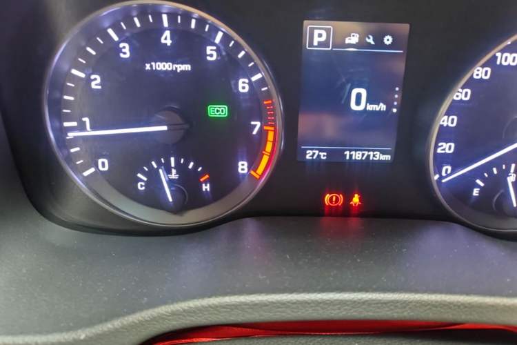 Used Hyundai Elantra (6th Generation / Lingdong) 2016 1.6L Automatic ZhiXuan – Elite Version Odometer Close Up