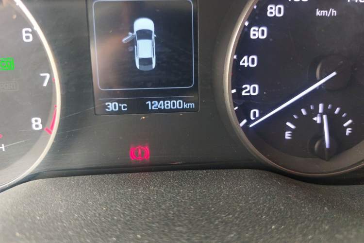 Used Hyundai Elantra (6th Generation / Lingdong) 2016 1.6L Automatic ZhiXuan – Elite Version Odometer Close Up