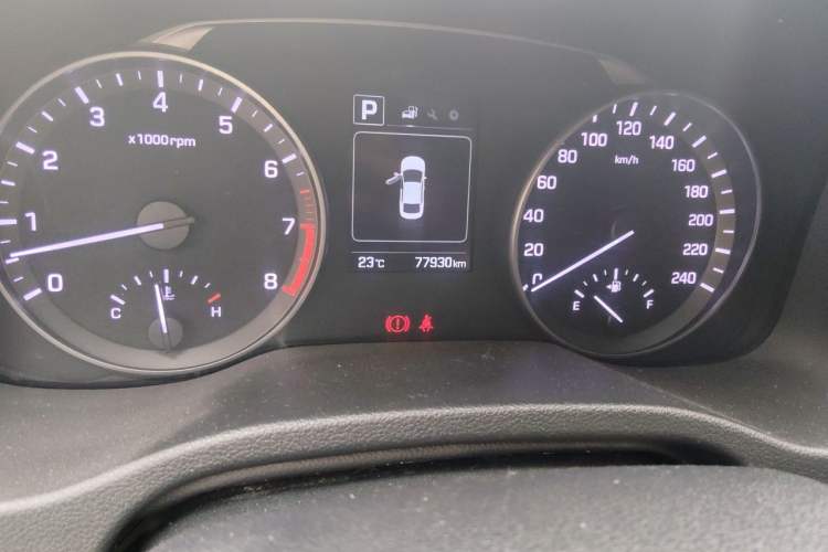 Used Hyundai Elantra (6th Generation / Lingdong) 2016 1.6L Automatic ZhiXuan – Elite Version Odometer Close Up