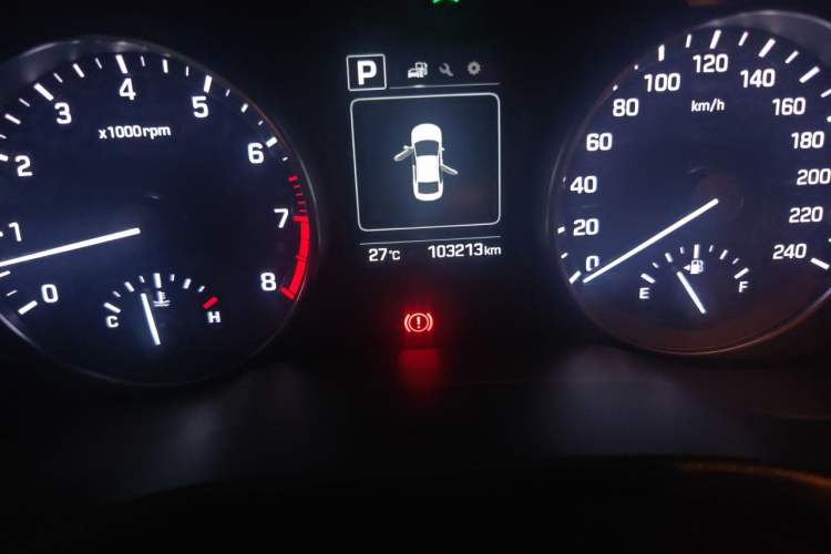 Used Hyundai Elantra (6th Generation / Lingdong) 2016 1.6L Automatic ZhiXuan – Elite Version Odometer Close Up