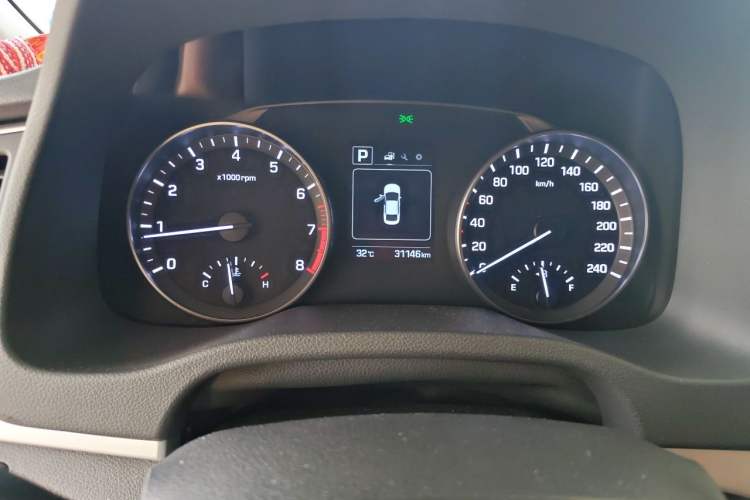 Used Hyundai Elantra (6th Generation / Lingdong) 2016 1.6L Automatic ZhiXuan – Elite Version Odometer Close Up