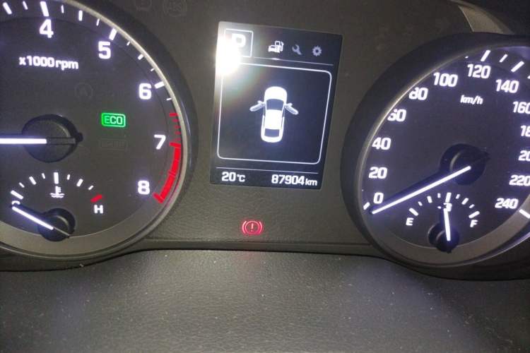 Used Hyundai Elantra (6th Generation / Lingdong) 2016 1.6L Automatic ZhiXuan · Youth Edition Odometer Close Up