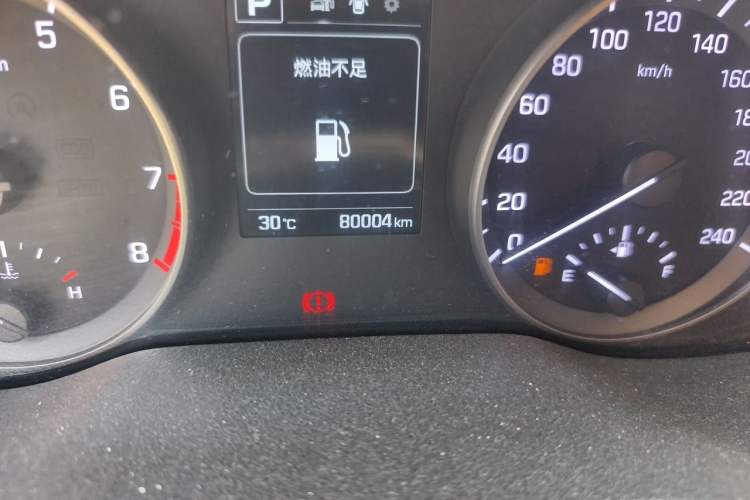 Used Hyundai Elantra (6th Generation / Lingdong) 2016 1.6L Automatic ZhiXuan – Elite Version Odometer Close Up