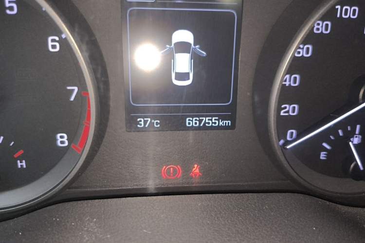 Used Hyundai Elantra (6th Generation / Lingdong) 2016 1.6L Automatic ZhiXuan – Elite Version Odometer Close Up