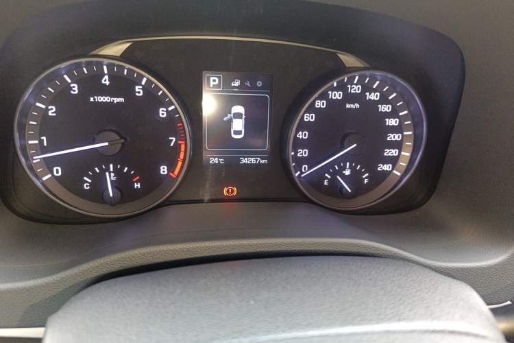 Used Hyundai Elantra (6th Generation / Lingdong) 2016 1.6L Automatic ZhiXuan – Elite Version Odometer Close Up