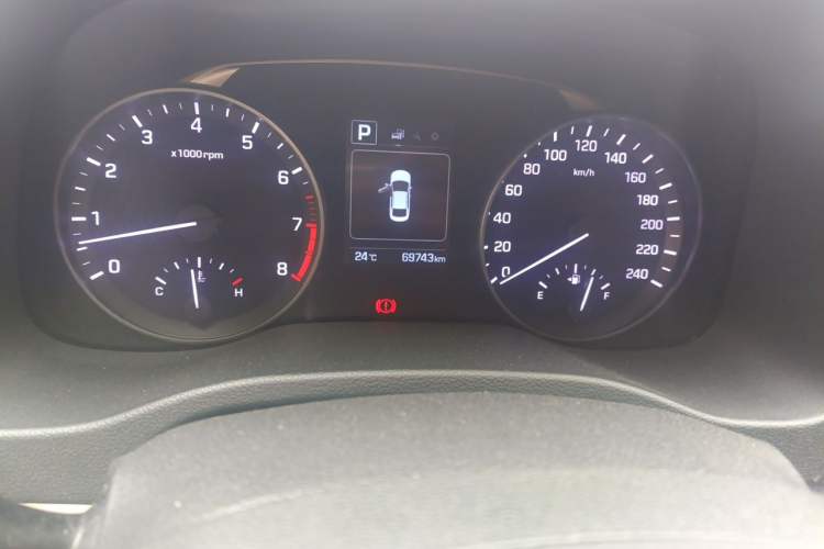Used Hyundai Elantra (6th Generation / Lingdong) 2016 1.6L Automatic ZhiXuan – Elite Version Odometer Close Up