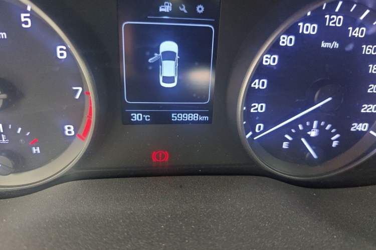 Used Hyundai Elantra (6th Generation / Lingdong) 2016 1.6L Manual ZhiXuan · Dynamic Model Odometer Close Up