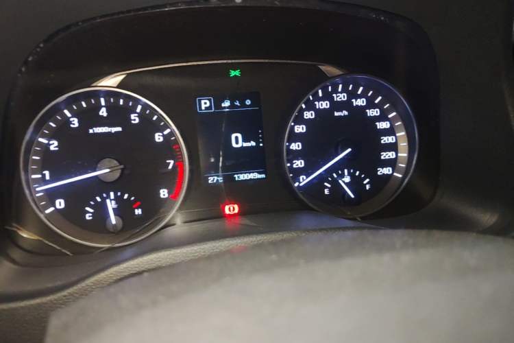 Used Hyundai Elantra (6th Generation / Lingdong) 2016 1.6L Automatic ZhiXuan – Elite Version Odometer Close Up