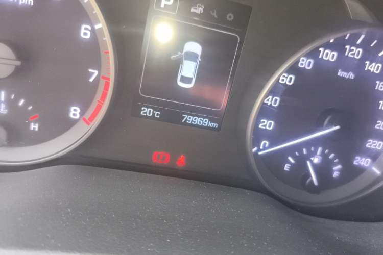 Used Hyundai Elantra (6th Generation / Lingdong) 2016 1.6L Automatic ZhiXuan – Elite Version Odometer Close Up