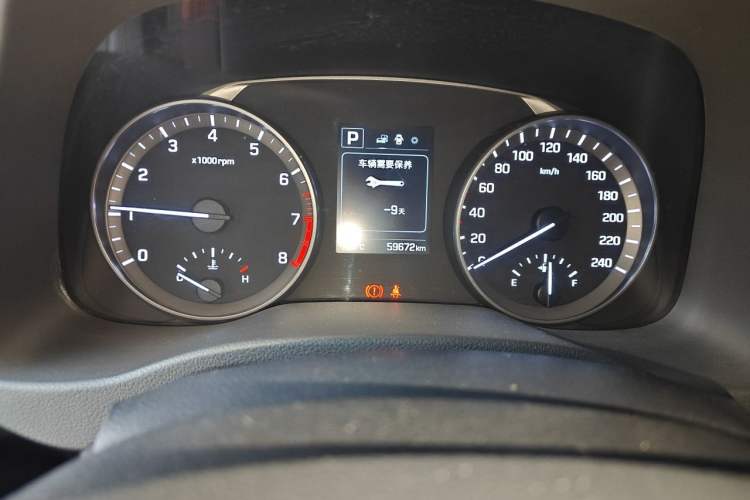 Used Hyundai Elantra (6th Generation / Lingdong) 2016 1.6L Automatic ZhiXuan – Elite Version Odometer Close Up