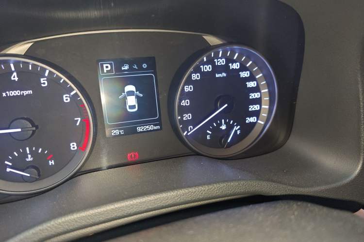 Used Hyundai Elantra (6th Generation / Lingdong) 2016 1.6L Automatic ZhiXuan – Elite Version Odometer Close Up