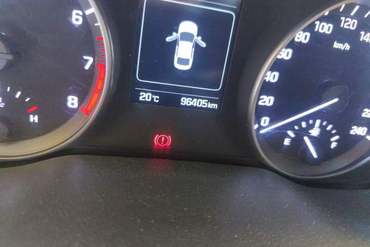 Used Hyundai Elantra (6th Generation / Lingdong) 2016 1.6L Automatic ZhiXuan – Elite Version Odometer Close Up