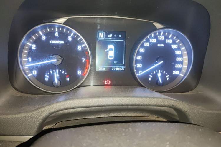 Used Hyundai Elantra (6th Generation / Lingdong) 2016 1.6L Automatic ZhiXuan – Elite Version Odometer Close Up