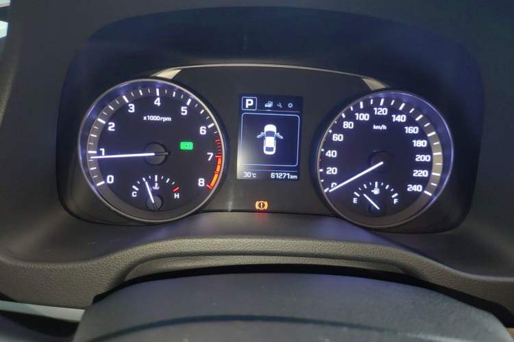 Used Hyundai Elantra (6th Generation / Lingdong) 2016 1.6L Automatic ZhiXuan – Elite Version Odometer Close Up