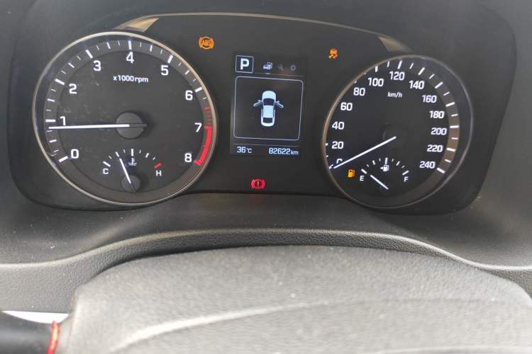 Used Hyundai Elantra (6th Generation / Lingdong) 2016 1.6L Automatic ZhiXuan – Elite Version Odometer Close Up
