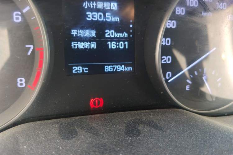 Used Hyundai Elantra (6th Generation / Lingdong) 2016 1.6L Automatic ZhiXuan – Elite Version Odometer Close Up