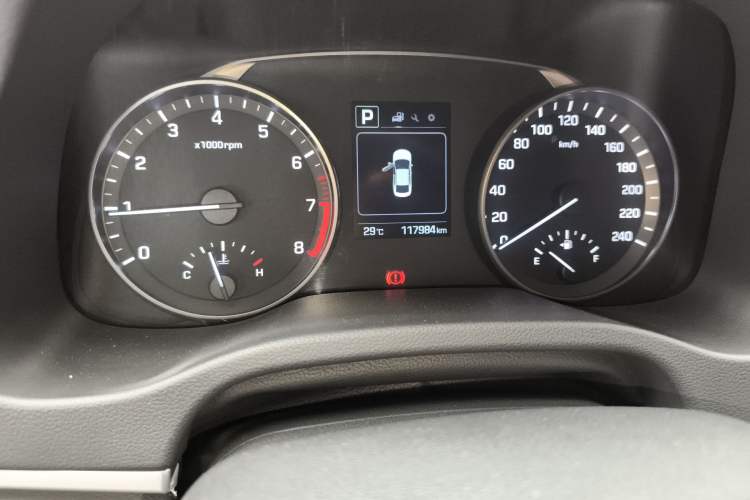 Used Hyundai Elantra (6th Generation / Lingdong) 2016 1.6L Automatic ZhiXuan – Elite Version Odometer Close Up