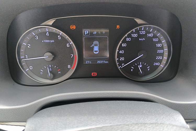 Used Hyundai Elantra (6th Generation / Lingdong) 2016 1.6L Automatic ZhiXuan · Luxury Version Odometer Close Up