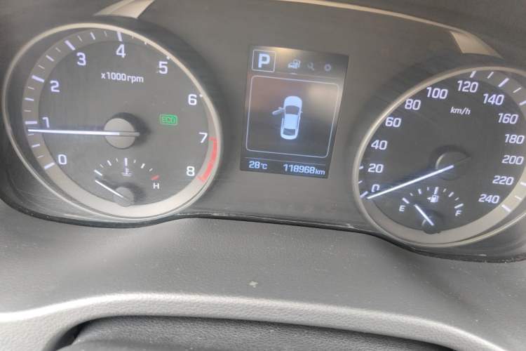 Used Hyundai Elantra (6th Generation / Lingdong) 2016 1.6L Automatic ZhiXuan – Elite Version Odometer Close Up