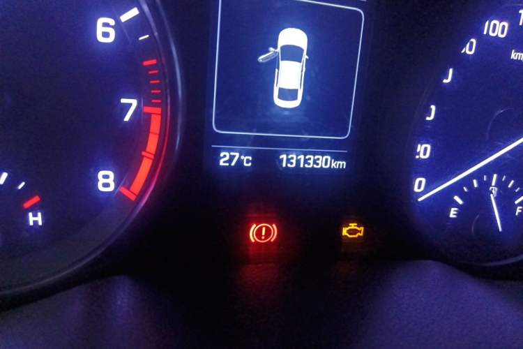 Used Hyundai Elantra (6th Generation / Lingdong) 2016 1.6L Automatic ZhiXuan – Elite Version Odometer Close Up