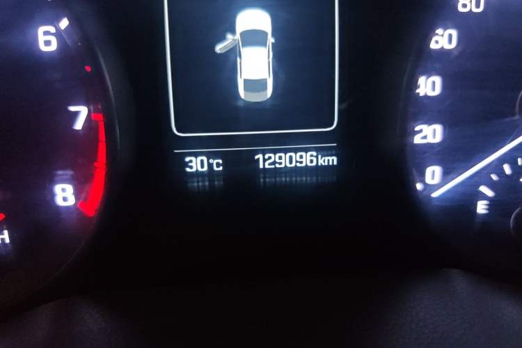 Used Hyundai Elantra (6th Generation / Lingdong) 2016 1.6L Automatic ZhiXuan – Elite Version Odometer Close Up