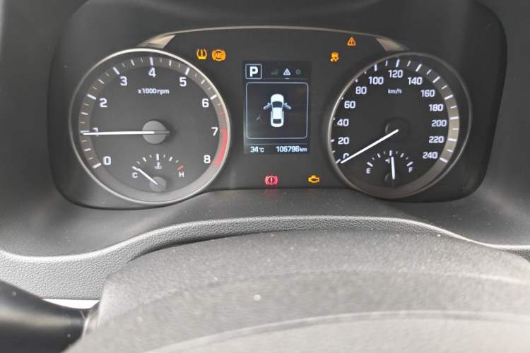 Used Hyundai Elantra (6th Generation / Lingdong) 2016 1.6L Automatic ZhiXuan – Elite Version Odometer Close Up