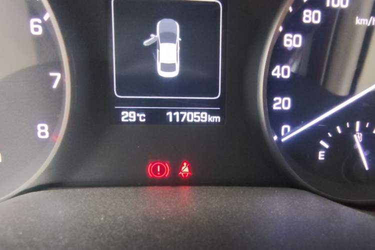 Used Hyundai Elantra (6th Generation / Lingdong) 2016 1.6L Manual ZhiXuan · Dynamic Model Odometer Close Up