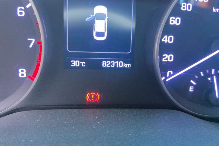Used Hyundai Elantra (6th Generation / Lingdong) 2016 1.6L Automatic ZhiXuan – Elite Version Odometer Close Up