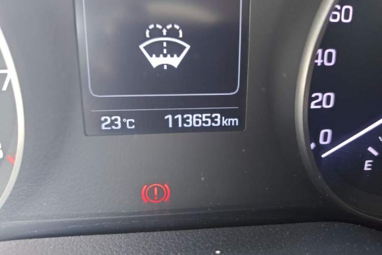 Used Hyundai Elantra (6th Generation / Lingdong) 2016 1.6L Automatic ZhiXuan – Elite Version Odometer Close Up