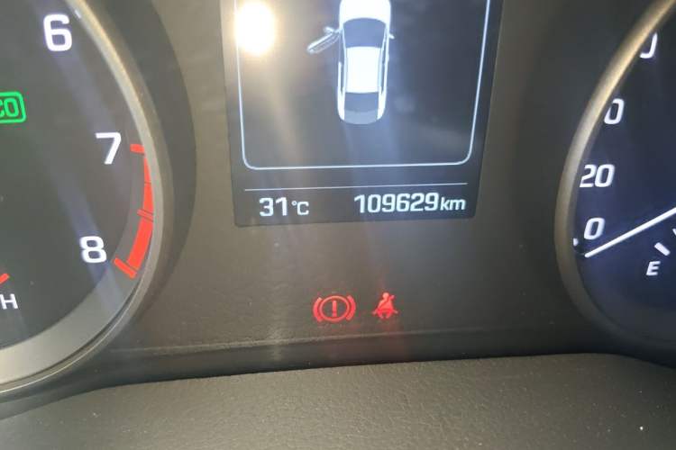 Used Hyundai Elantra (6th Generation / Lingdong) 2016 1.6L Automatic ZhiXuan – Elite Version Odometer Close Up
