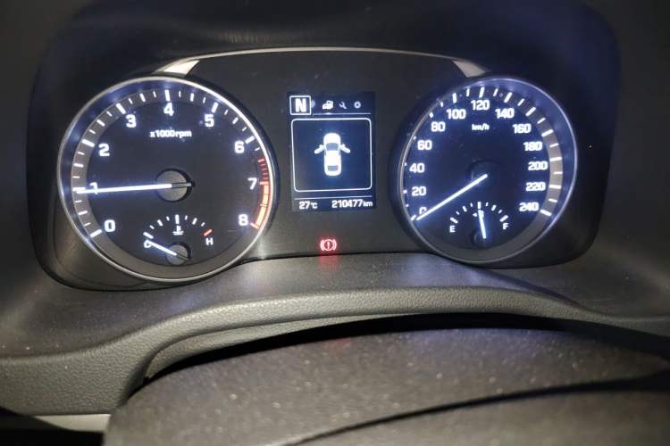 Used Hyundai Elantra (6th Generation / Lingdong) 2016 1.6L Automatic ZhiXuan – Elite Version Odometer Close Up