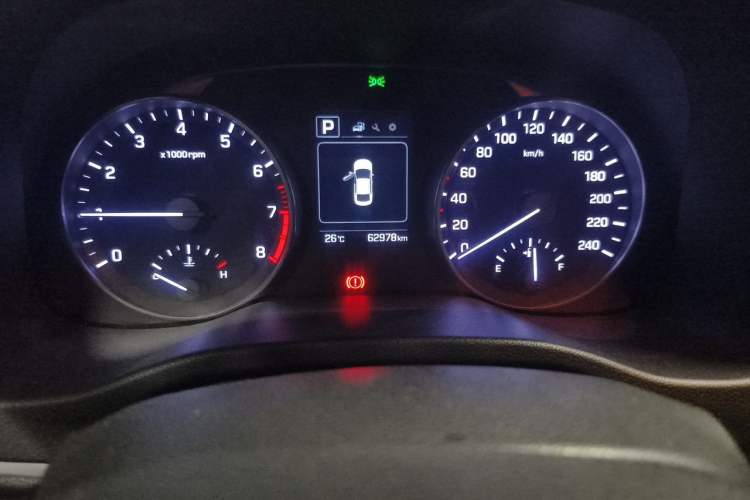 Used Hyundai Elantra (6th Generation / Lingdong) 2016 1.6L Automatic ZhiXuan – Elite Version Odometer Close Up