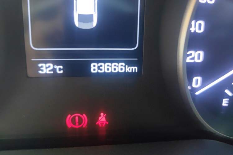 Used Hyundai Elantra (6th Generation / Lingdong) 2016 1.6L Automatic ZhiXuan – Elite Version Odometer Close Up