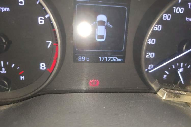 Used Hyundai Elantra (6th Generation / Lingdong) 2016 1.6L Automatic ZhiXuan – Elite Version Odometer Close Up