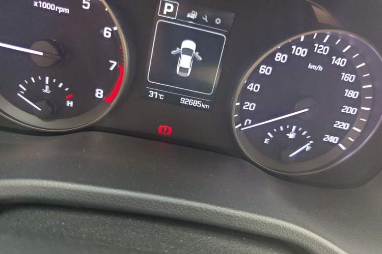 Used Hyundai Elantra (6th Generation / Lingdong) 2016 1.6L Automatic ZhiXuan – Elite Version Odometer Close Up