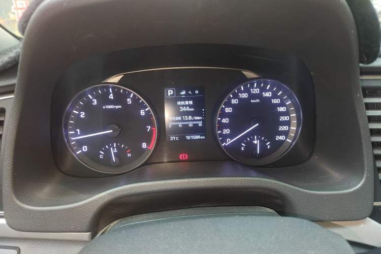 Used Hyundai Elantra (6th Generation / Lingdong) 2016 1.6L Automatic ZhiXuan – Elite Version Odometer Close Up