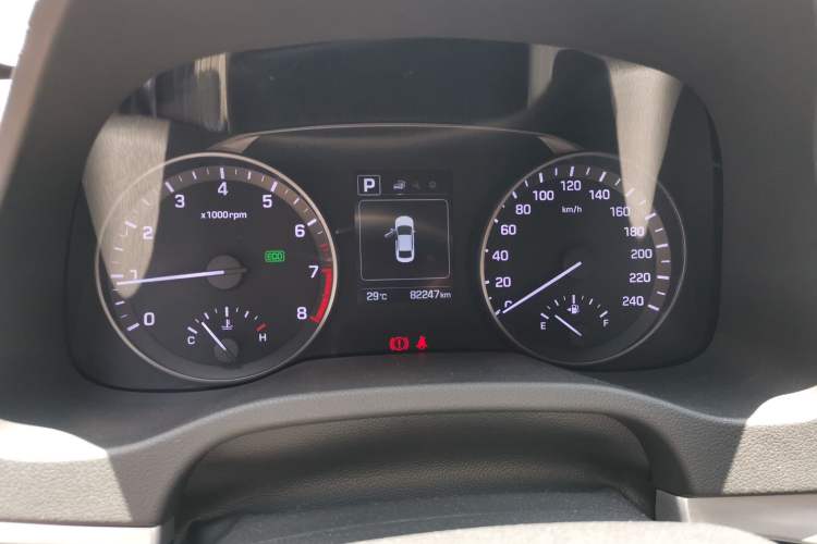 Used Hyundai Elantra (6th Generation / Lingdong) 2016 1.6L Automatic ZhiXuan – Elite Version Odometer Close Up