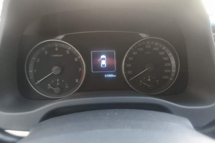 Used Hyundai Elantra (6th Generation / Lingdong) 2016 1.6L Automatic ZhiXuan – Elite Version Odometer Close Up