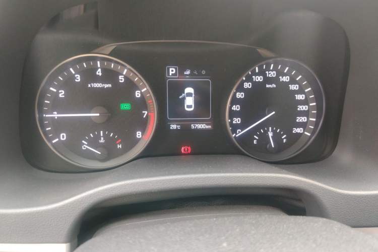 Used Hyundai Elantra (6th Generation / Lingdong) 2016 1.6L Automatic ZhiXuan – Elite Version Odometer Close Up