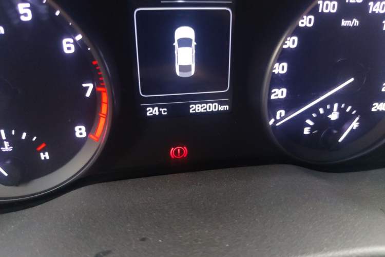 Used Hyundai Elantra (6th Generation / Lingdong) 2016 1.6L Manual ZhiXuan · Dynamic Model Odometer Close Up