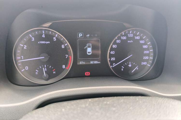 Used Hyundai Elantra (6th Generation / Lingdong) 2016 1.6L Automatic ZhiXuan – Elite Version Odometer Close Up