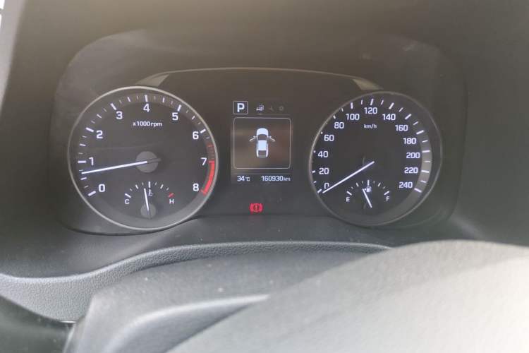 Used Hyundai Elantra (6th Generation / Lingdong) 2016 1.6L Automatic ZhiXuan – Elite Version Odometer Close Up