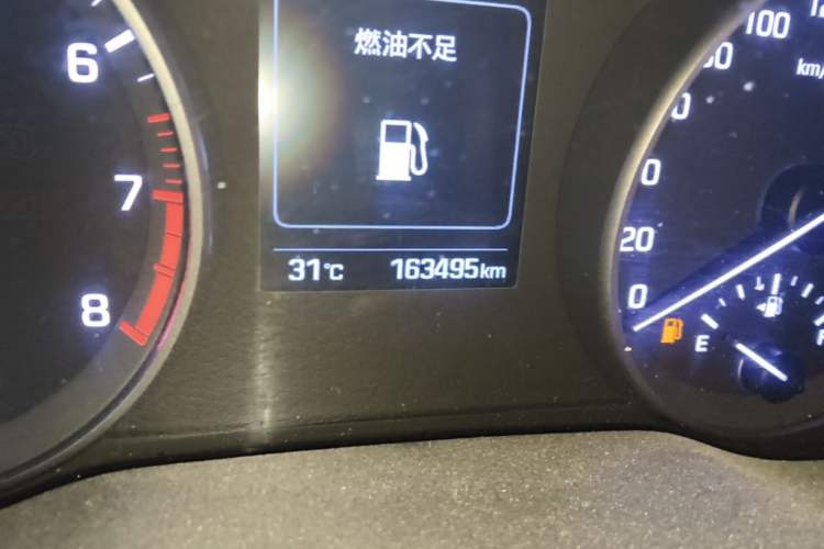 Used Hyundai Elantra (6th Generation / Lingdong) 2016 1.6L Automatic ZhiXuan – Elite Version Odometer Close Up