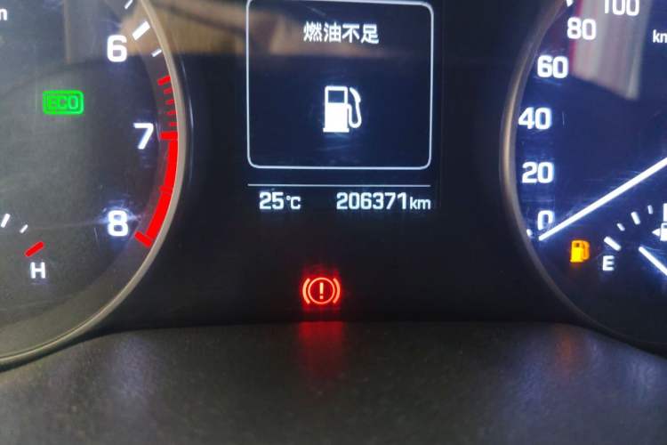 Used Hyundai Elantra (6th Generation / Lingdong) 2016 1.6L Automatic ZhiXuan – Elite Version Odometer Close Up