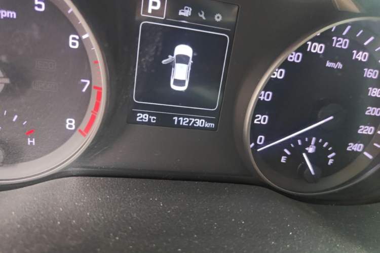 Used Hyundai Elantra (6th Generation / Lingdong) 2016 1.6L Automatic ZhiXuan – Elite Version Odometer Close Up
