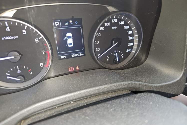 Used Hyundai Elantra (6th Generation / Lingdong) 2016 1.6L Automatic ZhiXuan – Elite Version Odometer Close Up