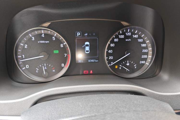 Used Hyundai Elantra (6th Generation / Lingdong) 2016 1.6L Automatic ZhiXuan – Elite Version Odometer Close Up